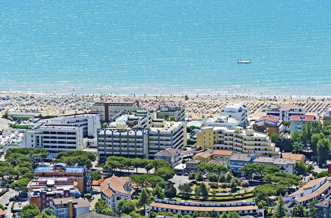 Residence Cristoforo Colombo - Carraro Immobiliare - Family Apartments Caorle Bagian luar foto
