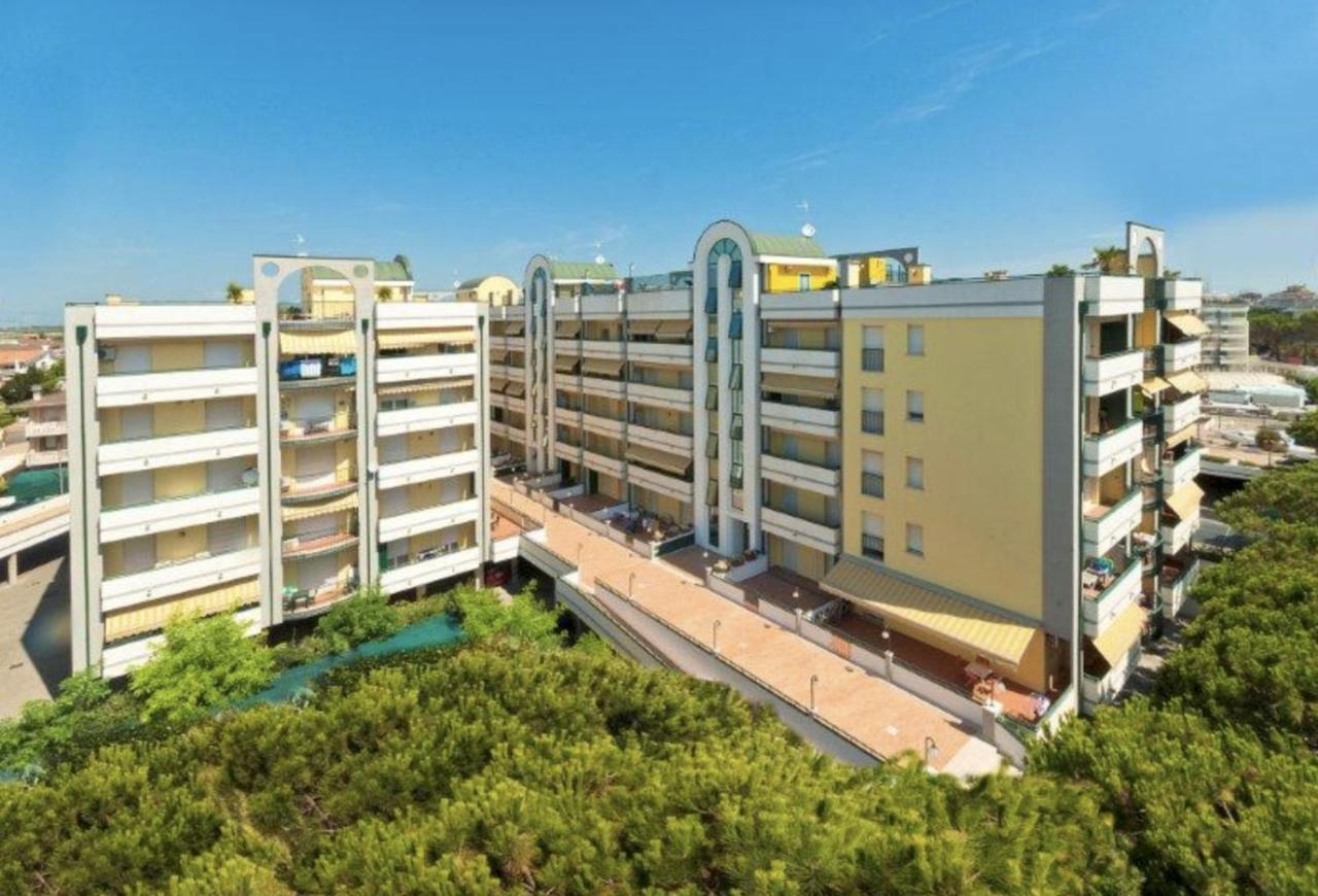 Residence Cristoforo Colombo - Carraro Immobiliare - Family Apartments Caorle Bagian luar foto