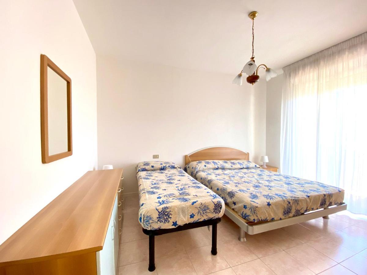 Residence Cristoforo Colombo - Carraro Immobiliare - Family Apartments Caorle Bagian luar foto