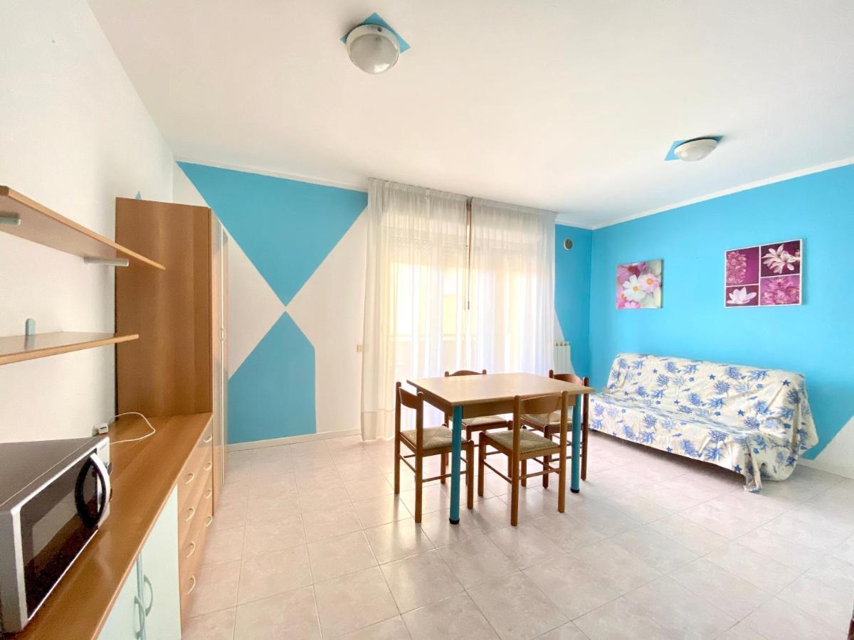 Residence Cristoforo Colombo - Carraro Immobiliare - Family Apartments Caorle Bagian luar foto